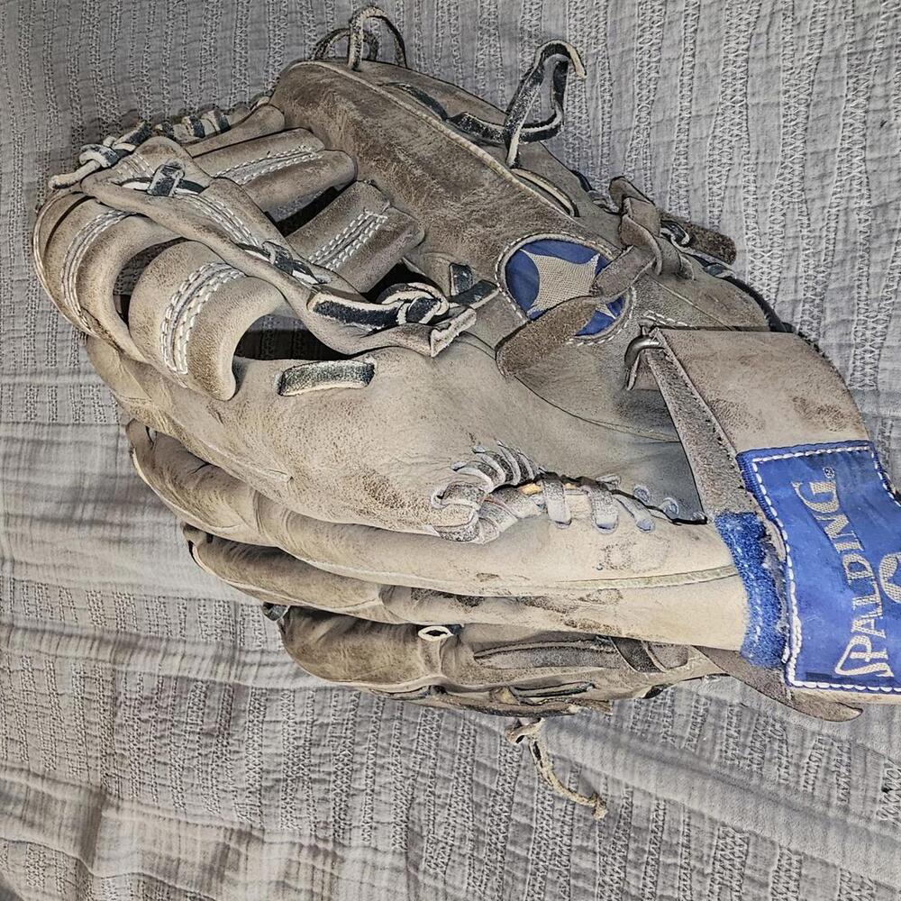 Spalding Leather Baseball Glove - Used